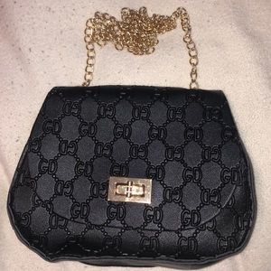 Black shoulder purse